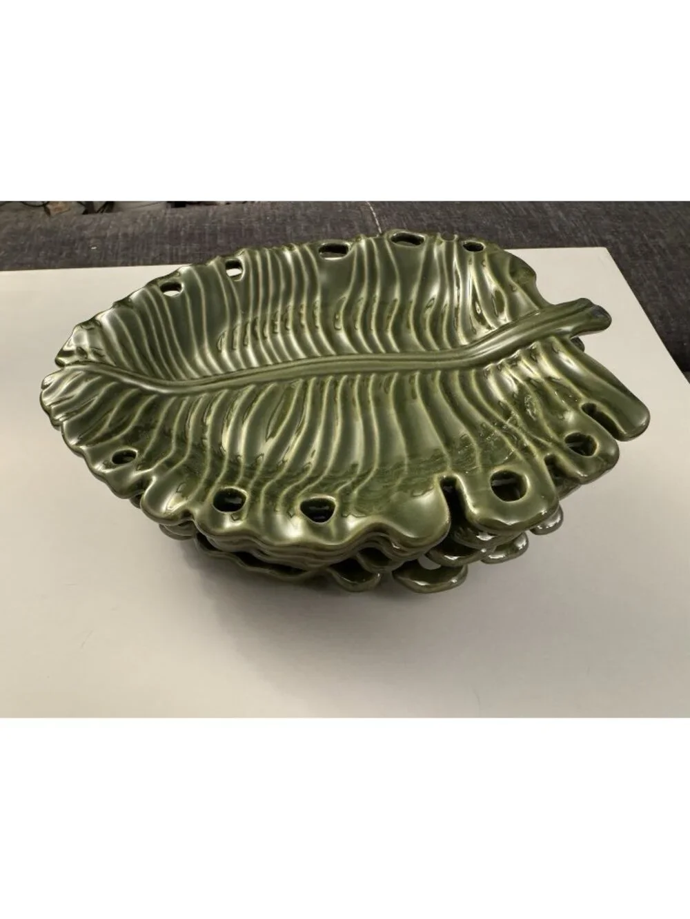 Pier 1 Salad Serving Bowl Tropical Green Leaf  4 plates C39